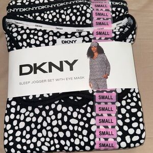 BRAND NEW DKNY SLEEP JOGGER SET WITH EYE MASK